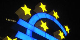 Rast eurozóny môžu okrem inflácie ohroziť aj ďalšie riziká